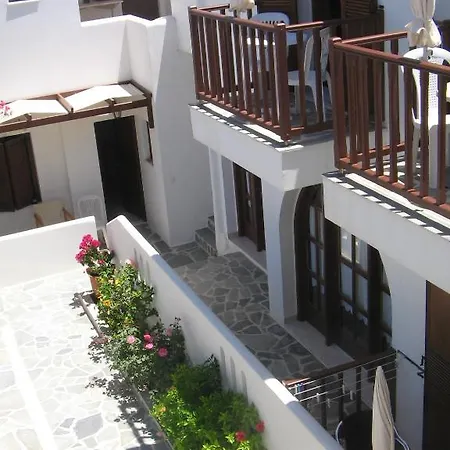 Aiolos Aparthotel Naoussa