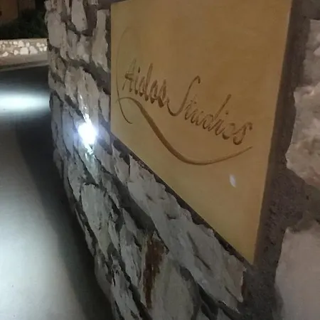 Aiolos Aparthotel Naoussa