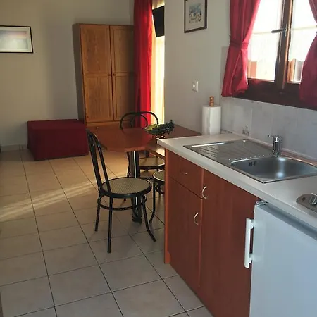 Aiolos Aparthotel
